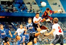 Carlos Bossio, el primer arquero en convertir un gol de jugada.