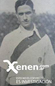 20 de agosto de 1934. 20/8/1934. Debajo de la camisa millonaria se atisba la camiseta académica. Perinetti fue un pedazo de gloria del fútbol argentino y referente de su tiempo.