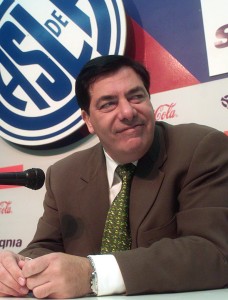 Fernando Miele, presidente de San Lorenzo. Cuando parecía que el título se escapaba, exigió a Julio Grondona el arbitraje de Anibal Hay. 